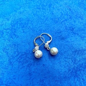 Costume jewelry pearl & diamond earrings